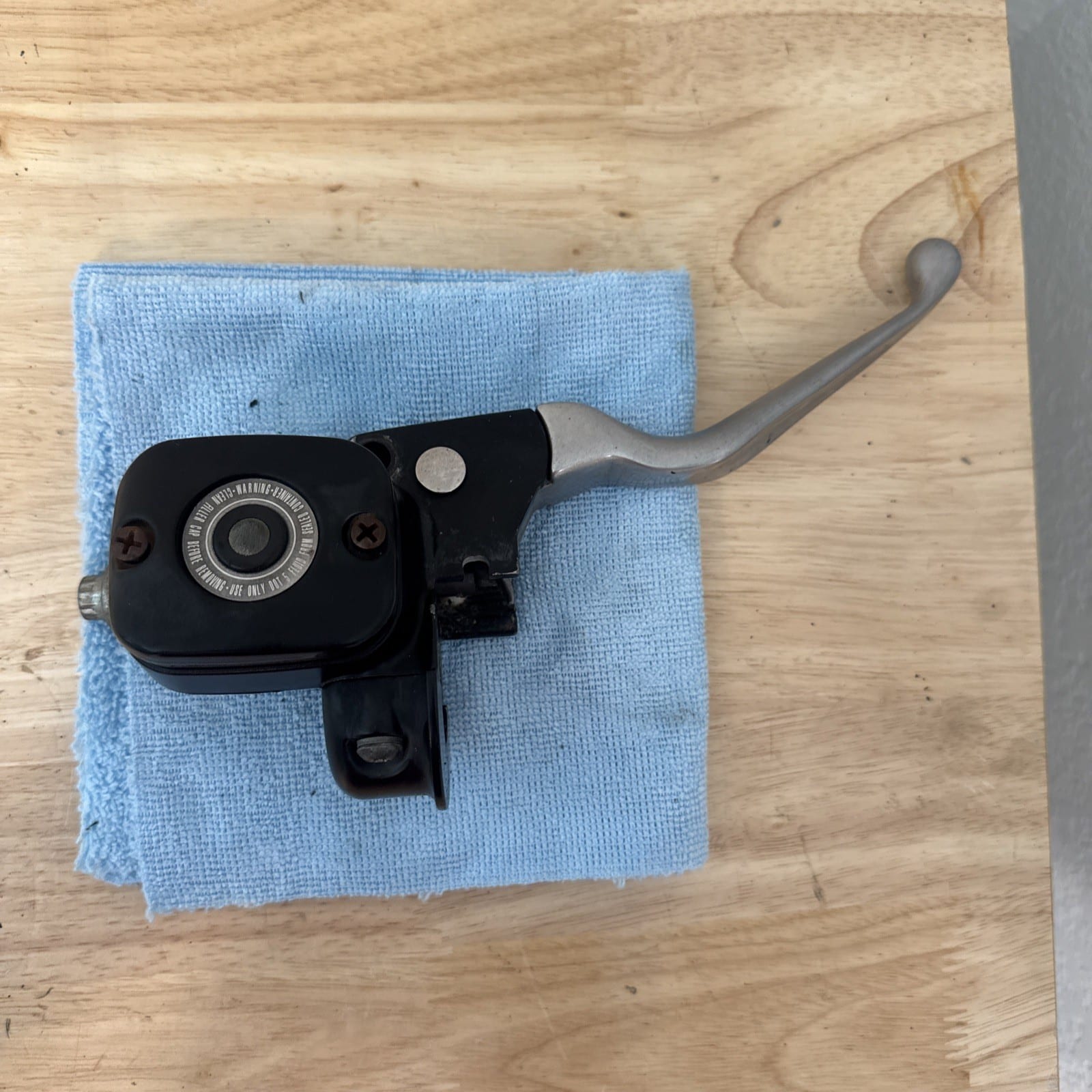 01 Harley Softail Standard FXSTI Front Brake Master Cylinder 9/16”