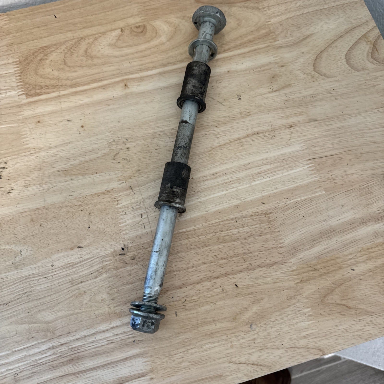 2001 Harley-Davidson Softail Standard FXSTI OEM Swingarm AXLE
